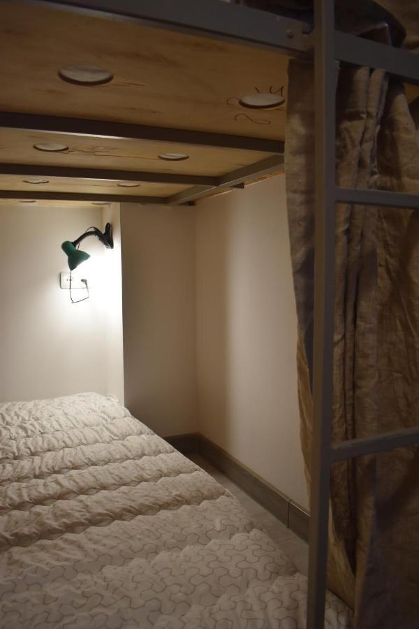 Sleep Studio Hostel 耶烈万 外观 照片
