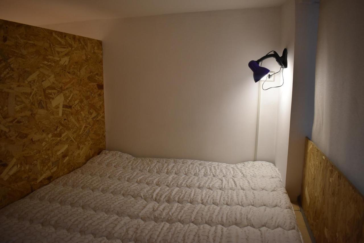Sleep Studio Hostel 耶烈万 外观 照片