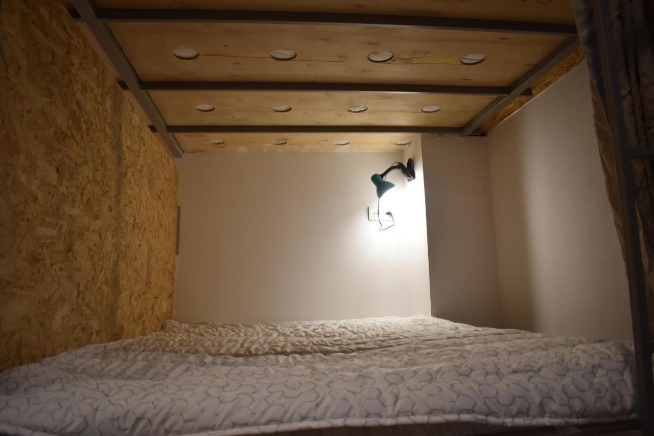 Sleep Studio Hostel 耶烈万 外观 照片