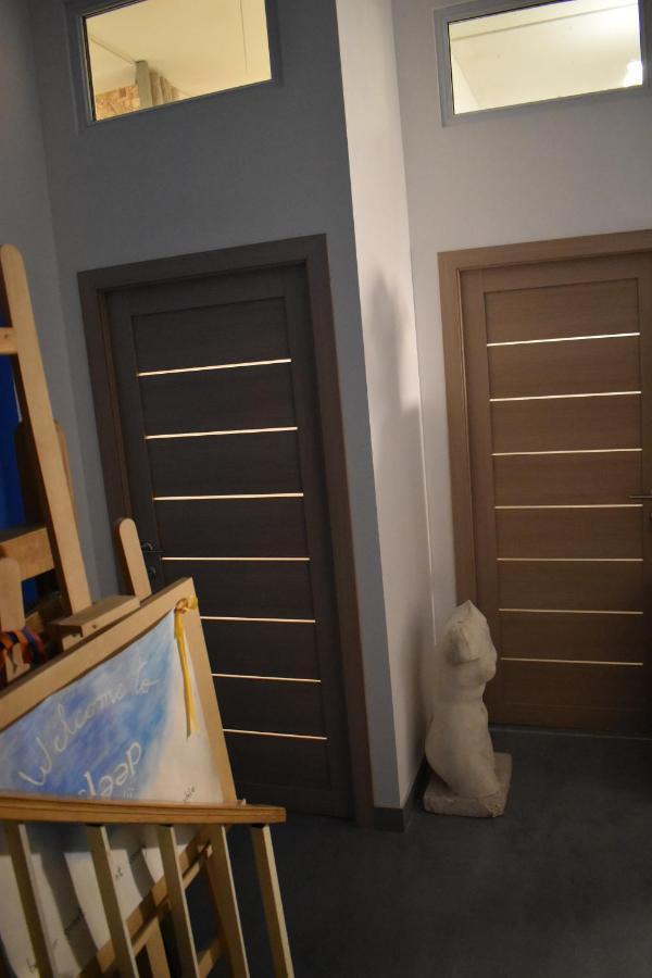Sleep Studio Hostel 耶烈万 外观 照片