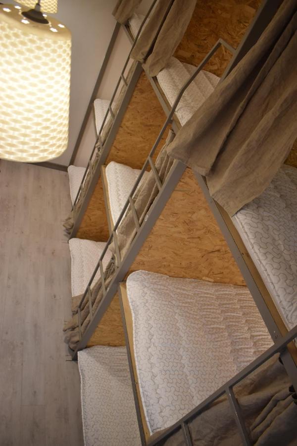 Sleep Studio Hostel 耶烈万 外观 照片