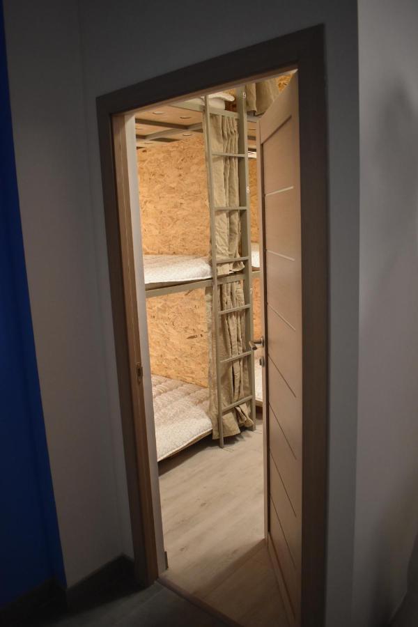 Sleep Studio Hostel 耶烈万 外观 照片