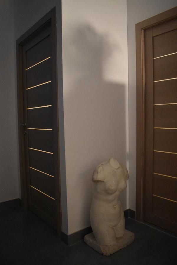 Sleep Studio Hostel 耶烈万 外观 照片