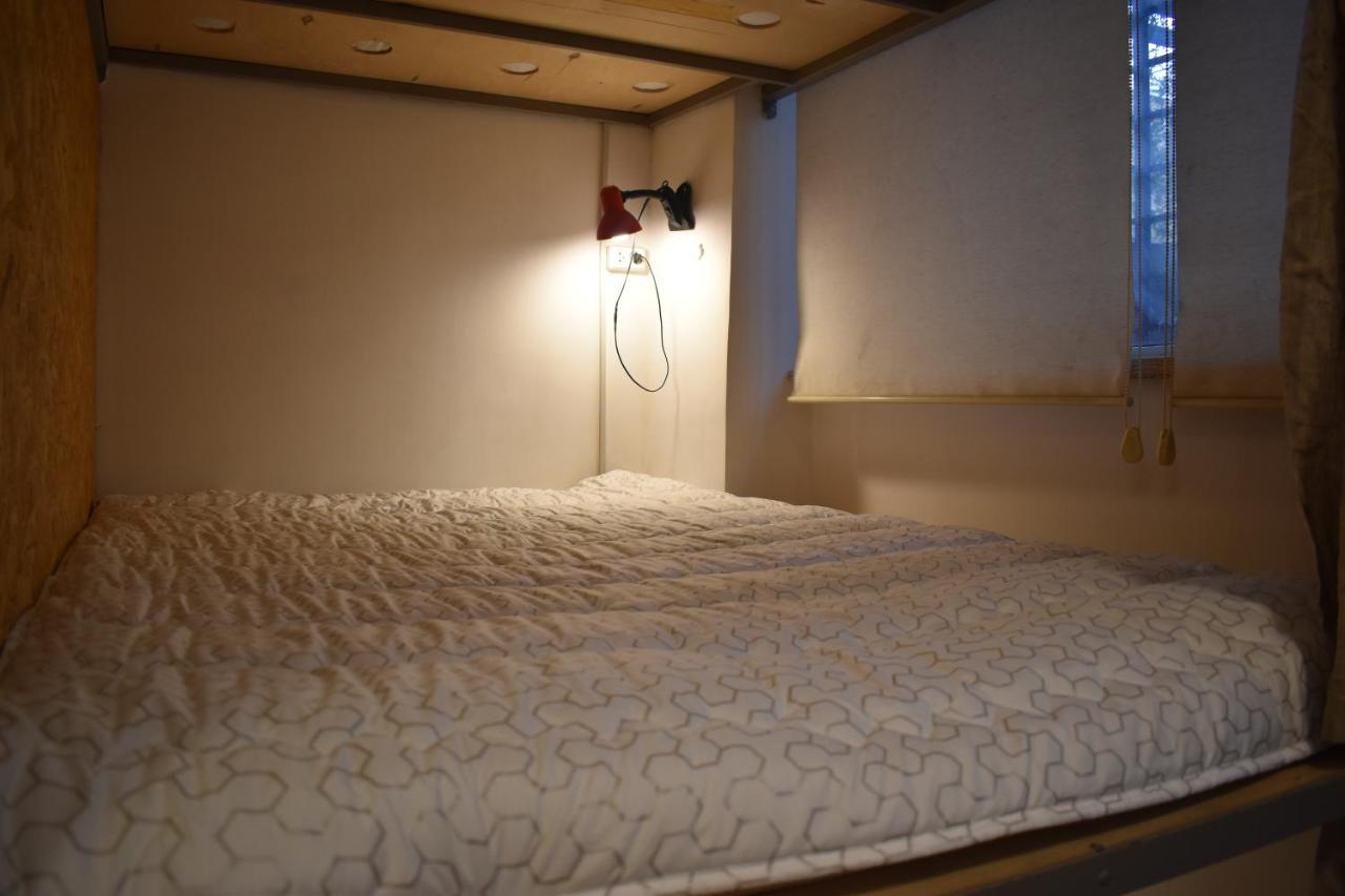 Sleep Studio Hostel 耶烈万 外观 照片