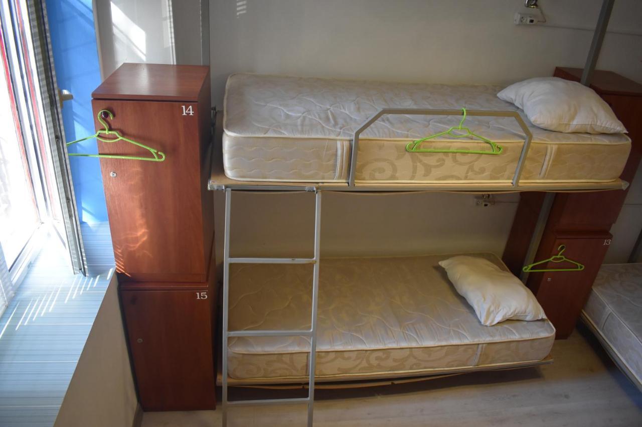 Sleep Studio Hostel 耶烈万 外观 照片