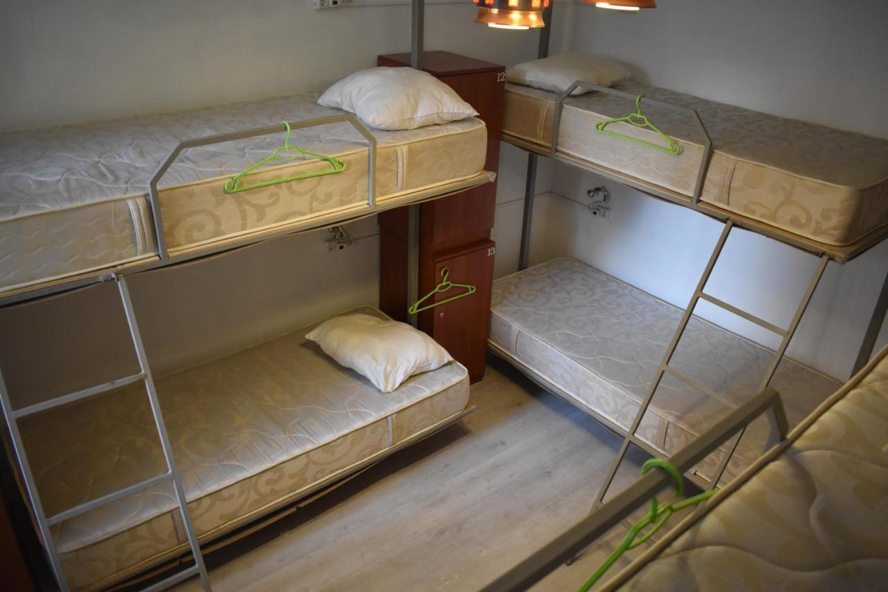 Sleep Studio Hostel 耶烈万 外观 照片