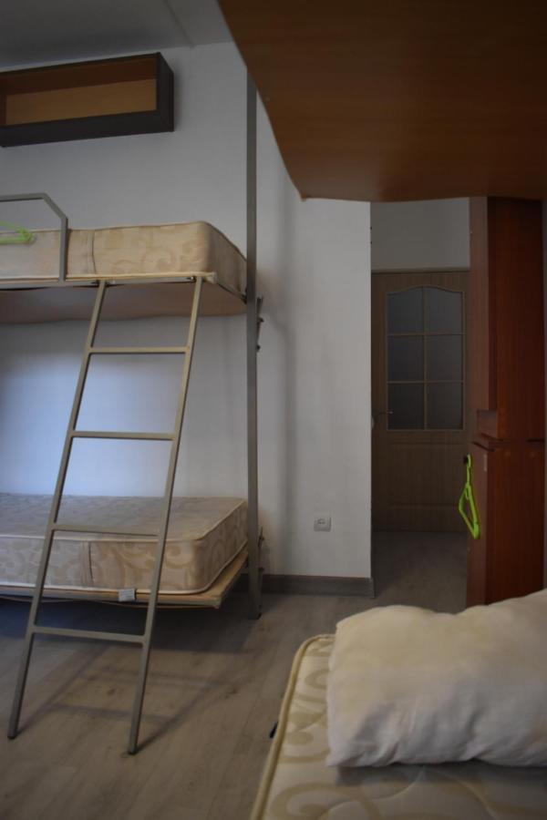 Sleep Studio Hostel 耶烈万 外观 照片