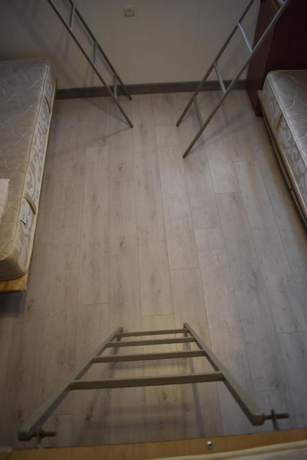 Sleep Studio Hostel 耶烈万 外观 照片