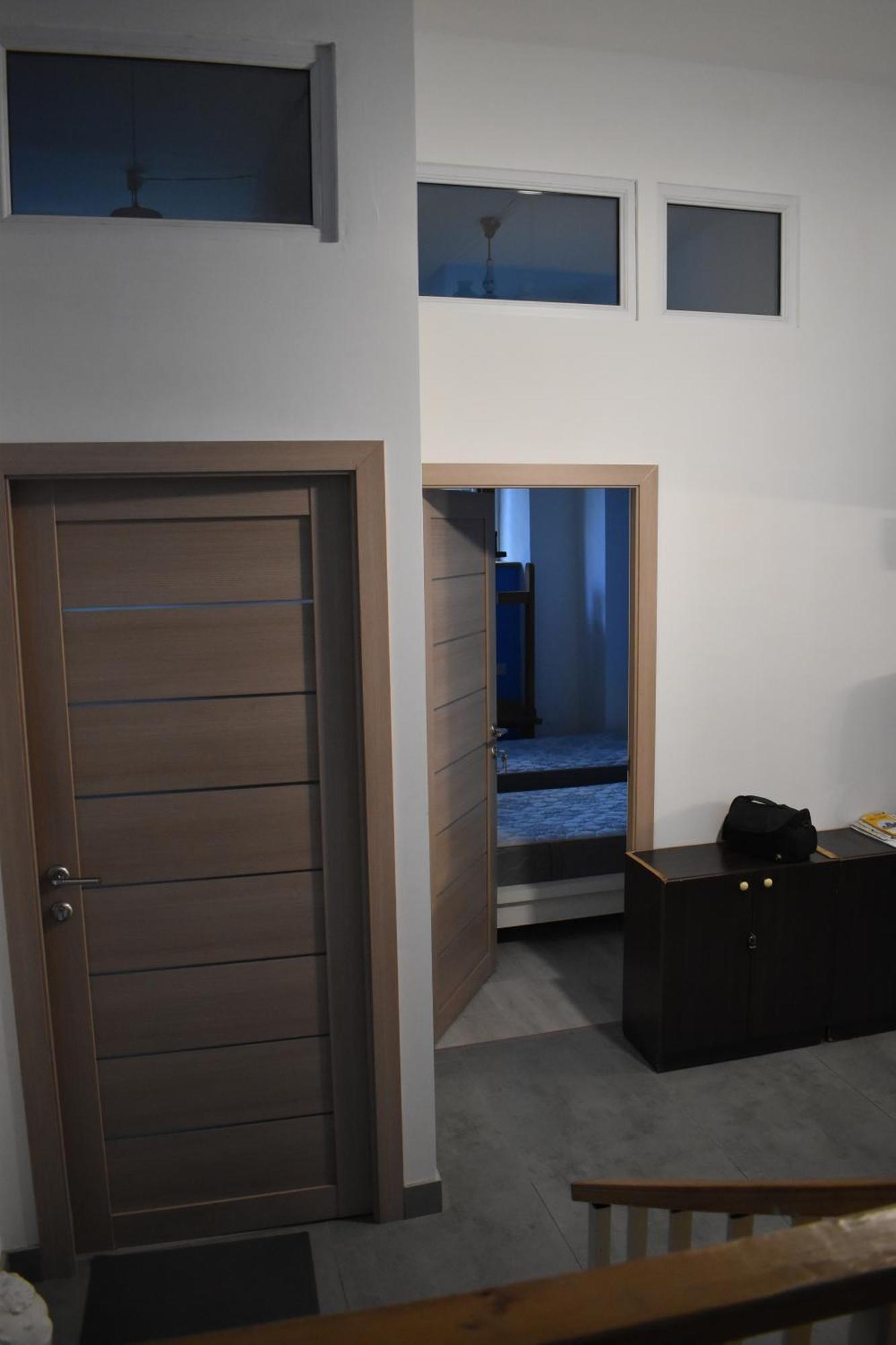 Sleep Studio Hostel 耶烈万 外观 照片
