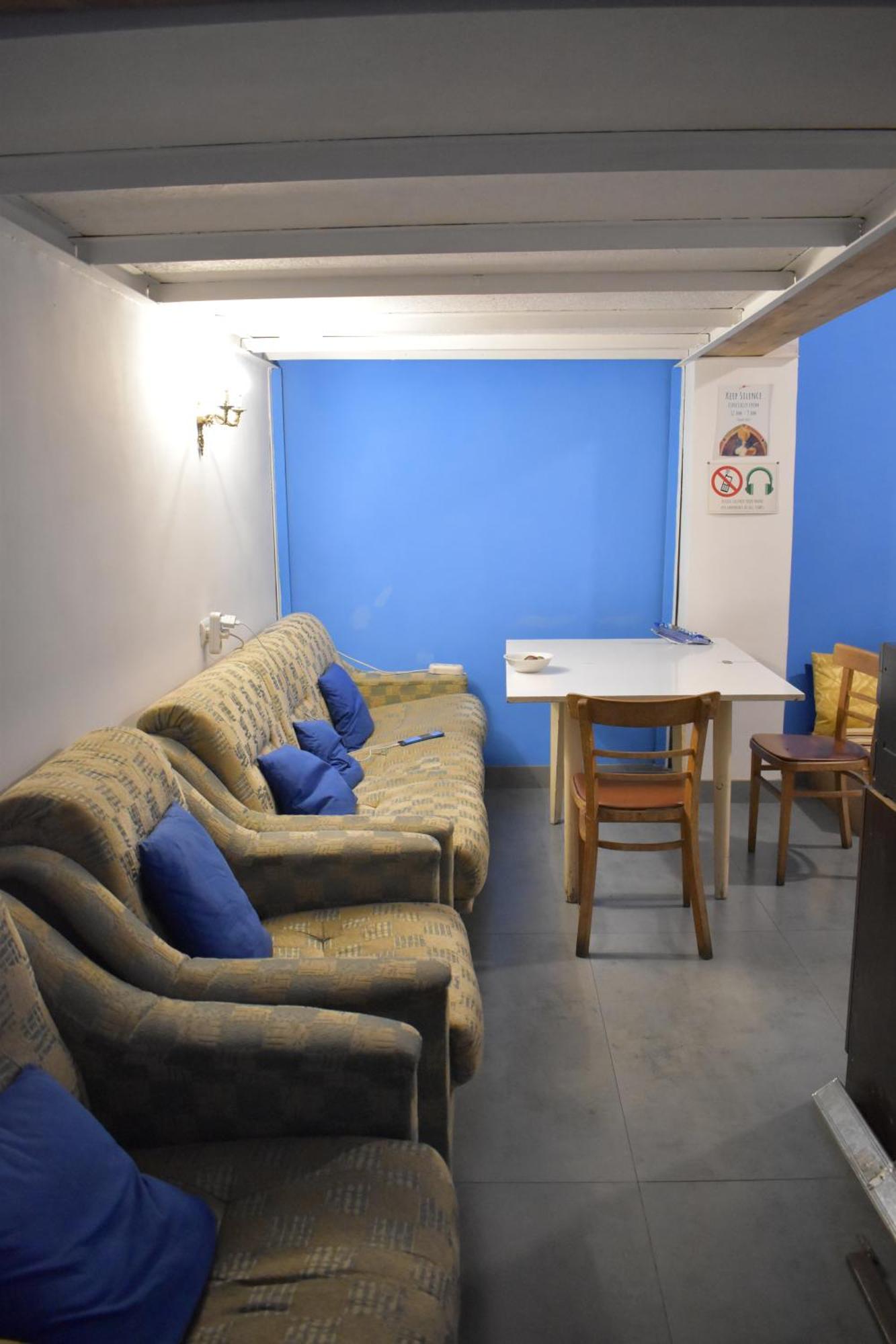 Sleep Studio Hostel 耶烈万 外观 照片