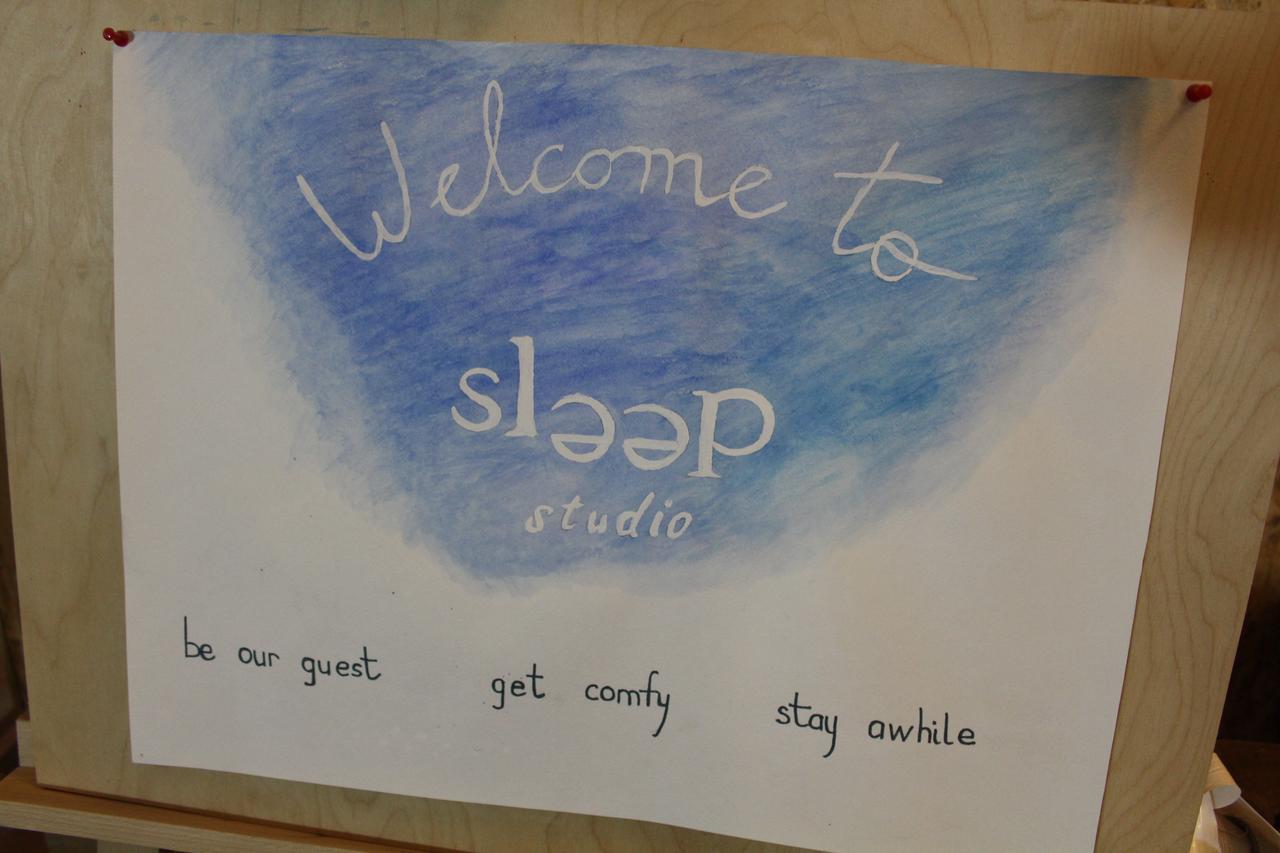 Sleep Studio Hostel 耶烈万 外观 照片